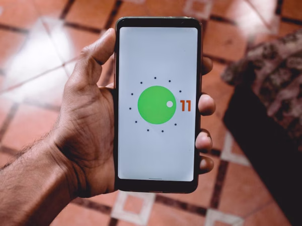 découvrez tout sur les systèmes d'exploitation : définition, fonctionnement, types et importance dans le monde informatique.