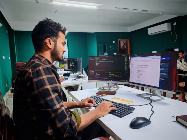 Ordinateur utilisé pour coder à distance sur un Raspberry Pi